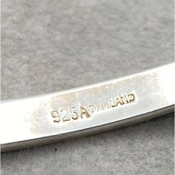 Vintage 925 Sterling Silver Mother of Pearl & Black Onyx Bangle Bracelet - Picture 4 of 7